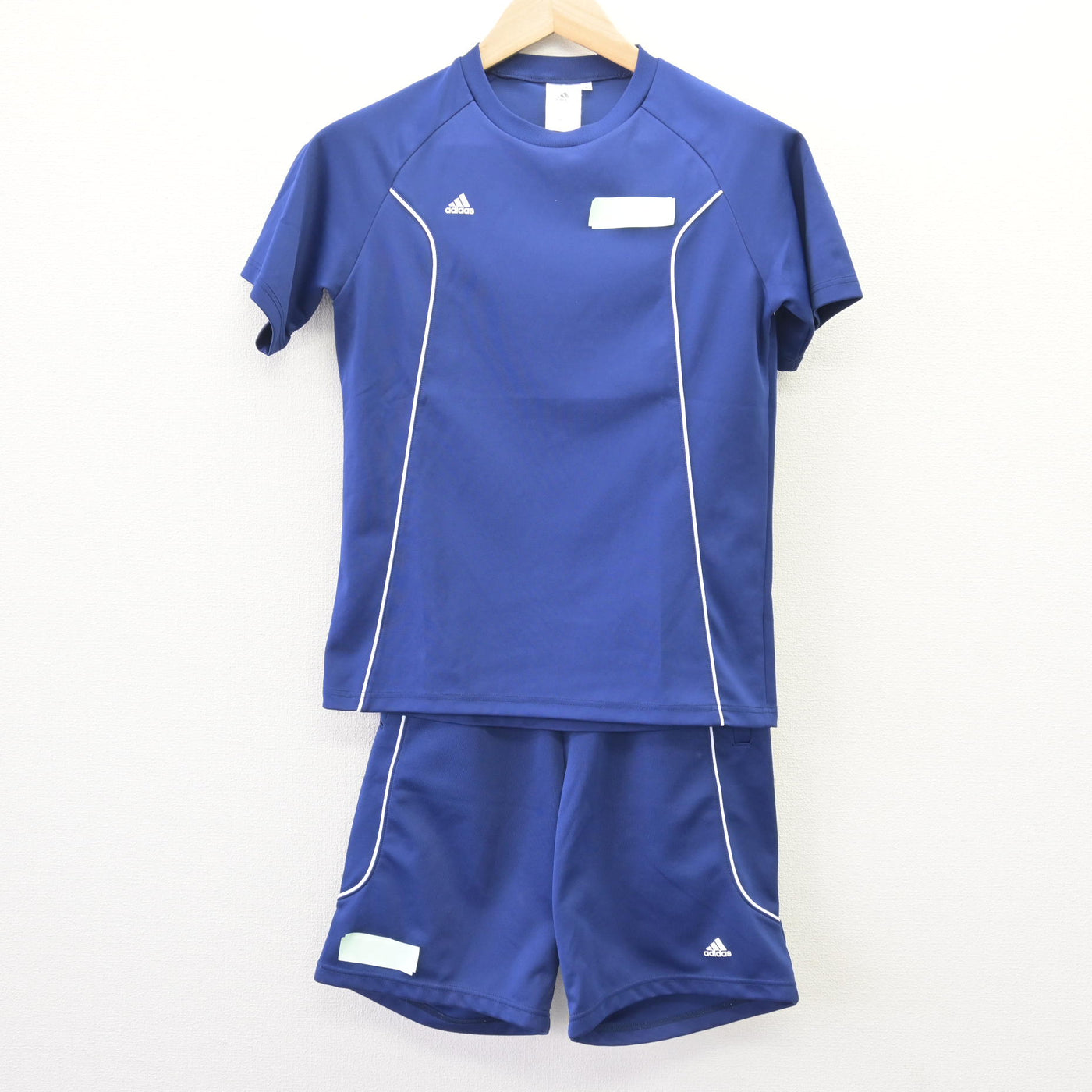 【中古】神奈川県 カリタス女子中学高等学校 女子制服 2点 (体操服 上・体操服 下) sf120456