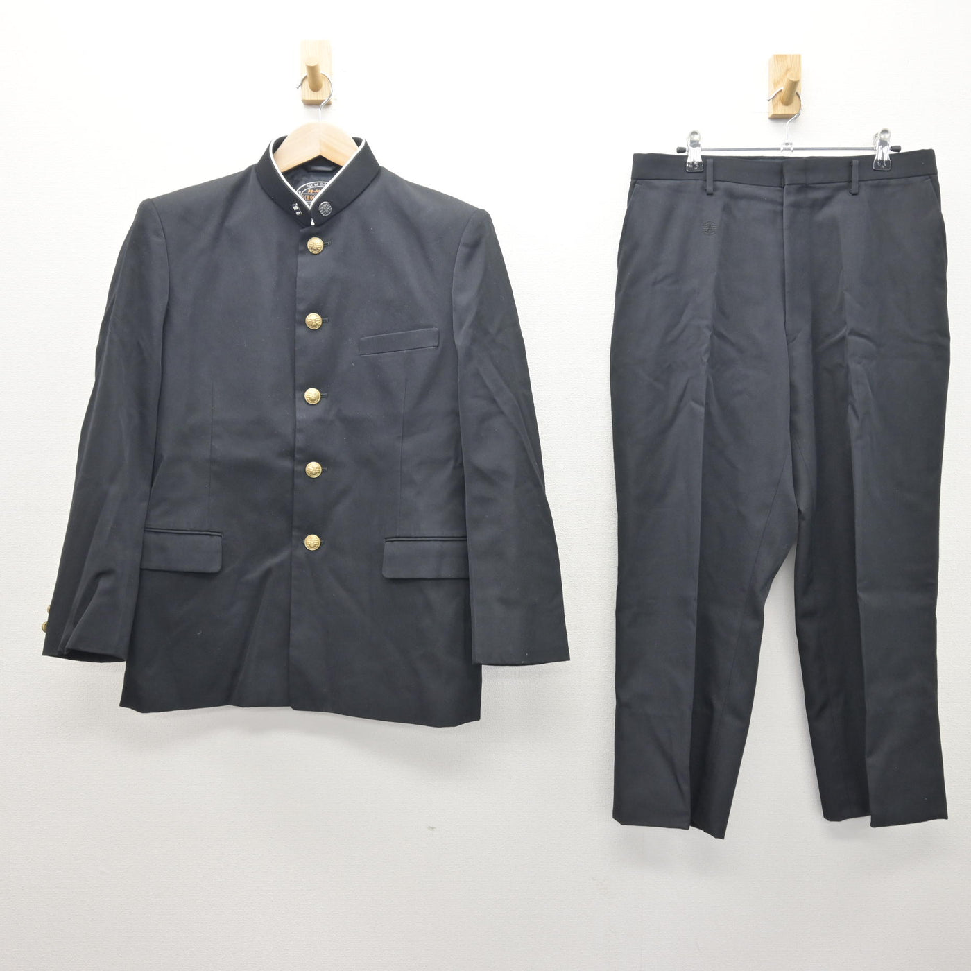 【中古】福岡県 春日高等学校 男子制服 2点 (学ラン・ズボン) sf120491