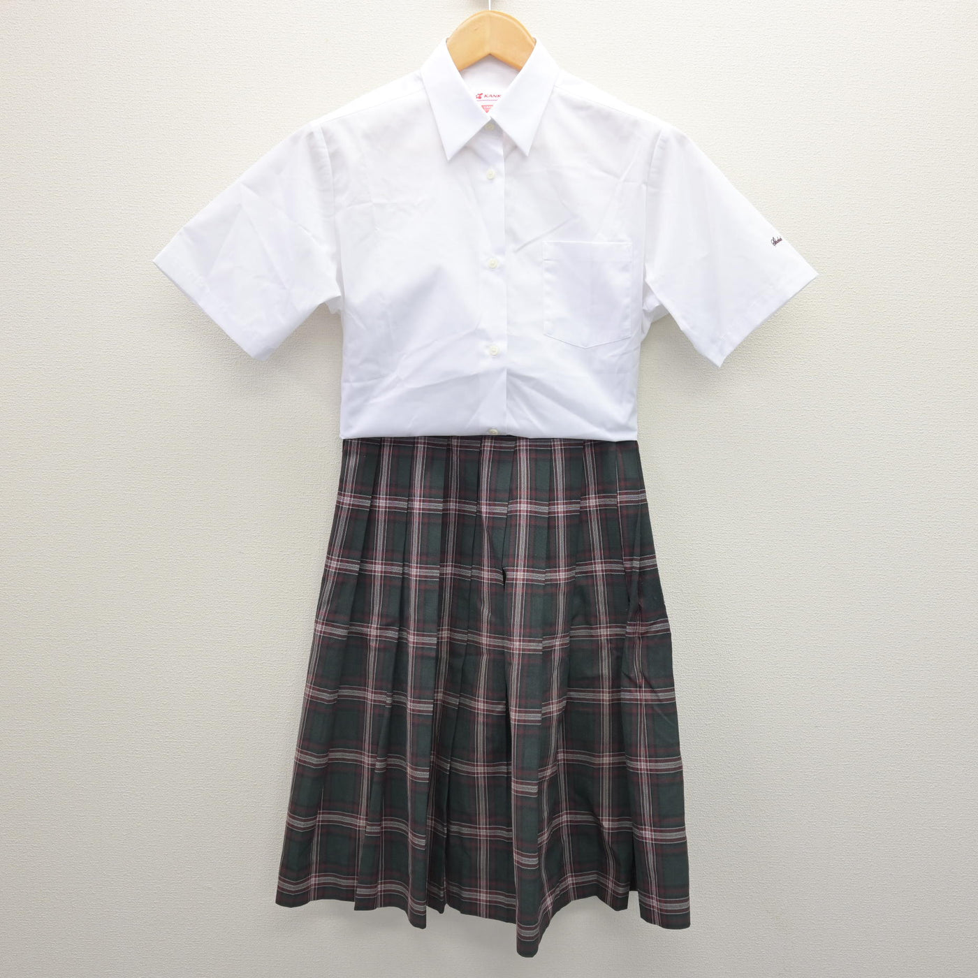 【中古】埼玉県 昌平高等学校 女子制服 2点 (シャツ・スカート) sf120501