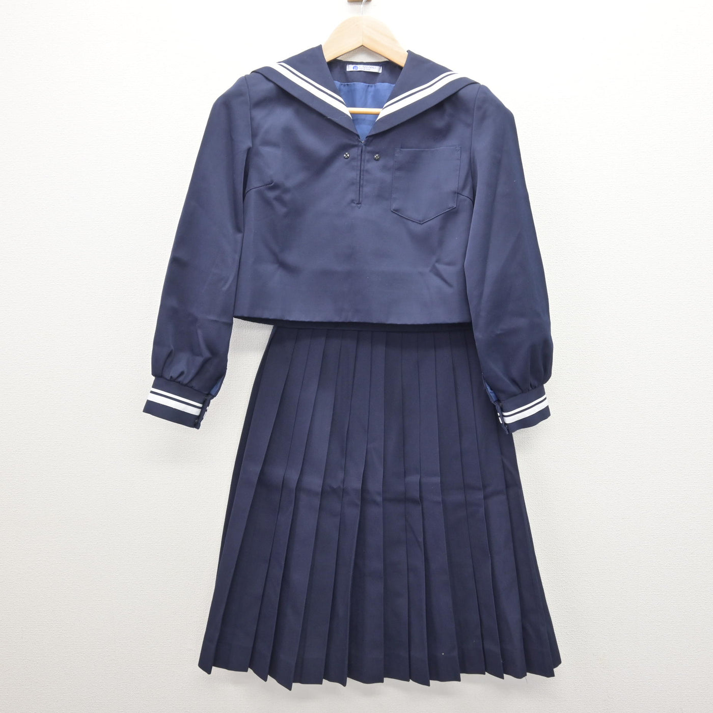 【中古】高知県 土佐女子高等学校 女子制服 2点 (セーラー服・スカート) sf120505