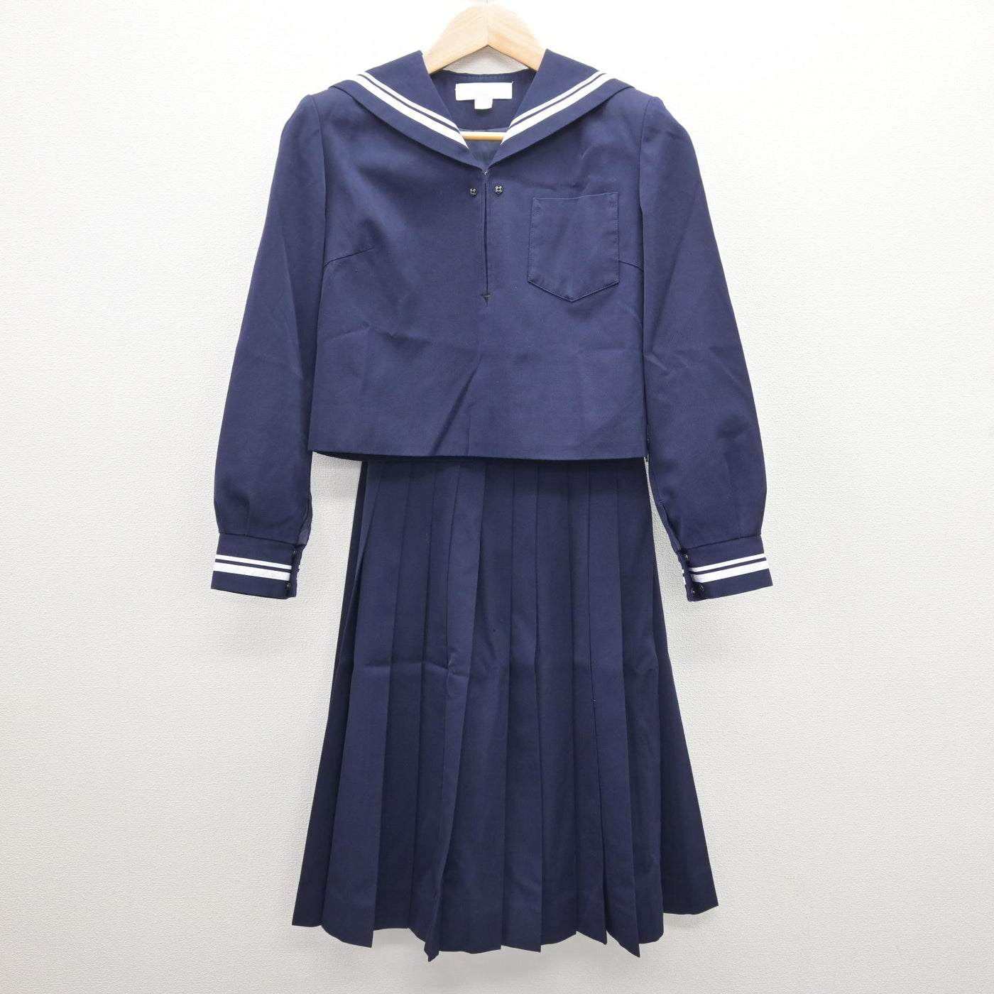 【中古】高知県 土佐女子高等学校 女子制服 2点 (セーラー服・スカート) sf120507