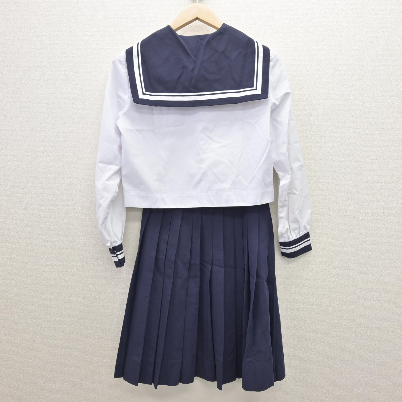 【中古】高知県 土佐女子高等学校 女子制服 2点 (セーラー服・スカート) sf120509