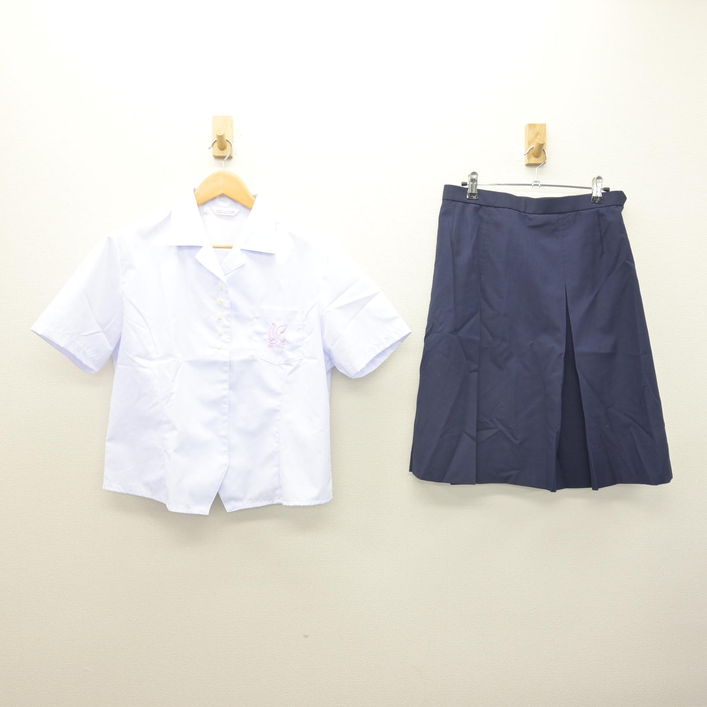 【中古】奈良県 奈良県立高田高等学校 女子制服 2点 (シャツ・スカート) sf120530