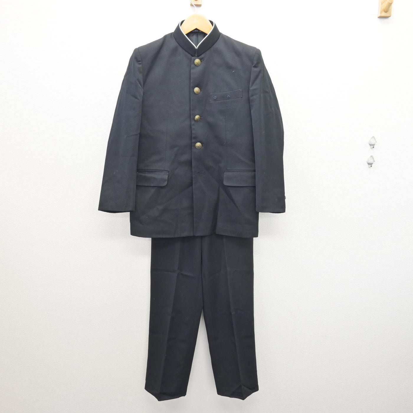 【中古】茨城県 朝日中学校 男子制服 2点 (学ラン・ズボン) sf120547