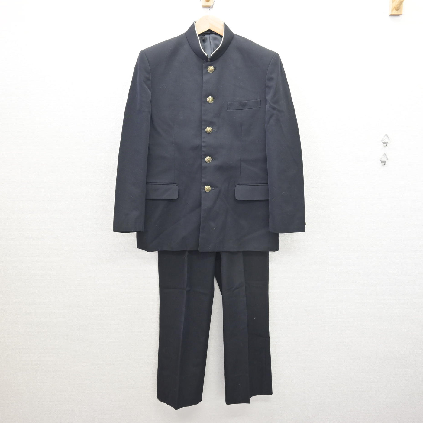 【中古】茨城県 朝日中学校 男子制服 2点 (学ラン・ズボン) sf120548