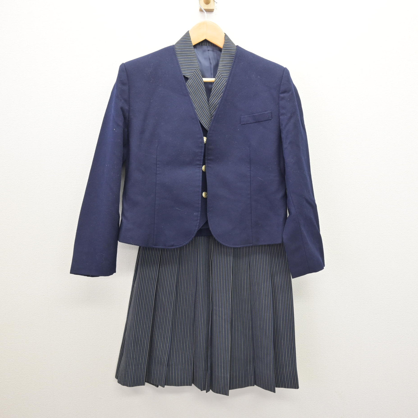 【中古】茨城県 愛国学園大学附属龍ヶ崎高等学校/旧制服 女子制服 3点 (ブレザー・ベスト・スカート) sf120549