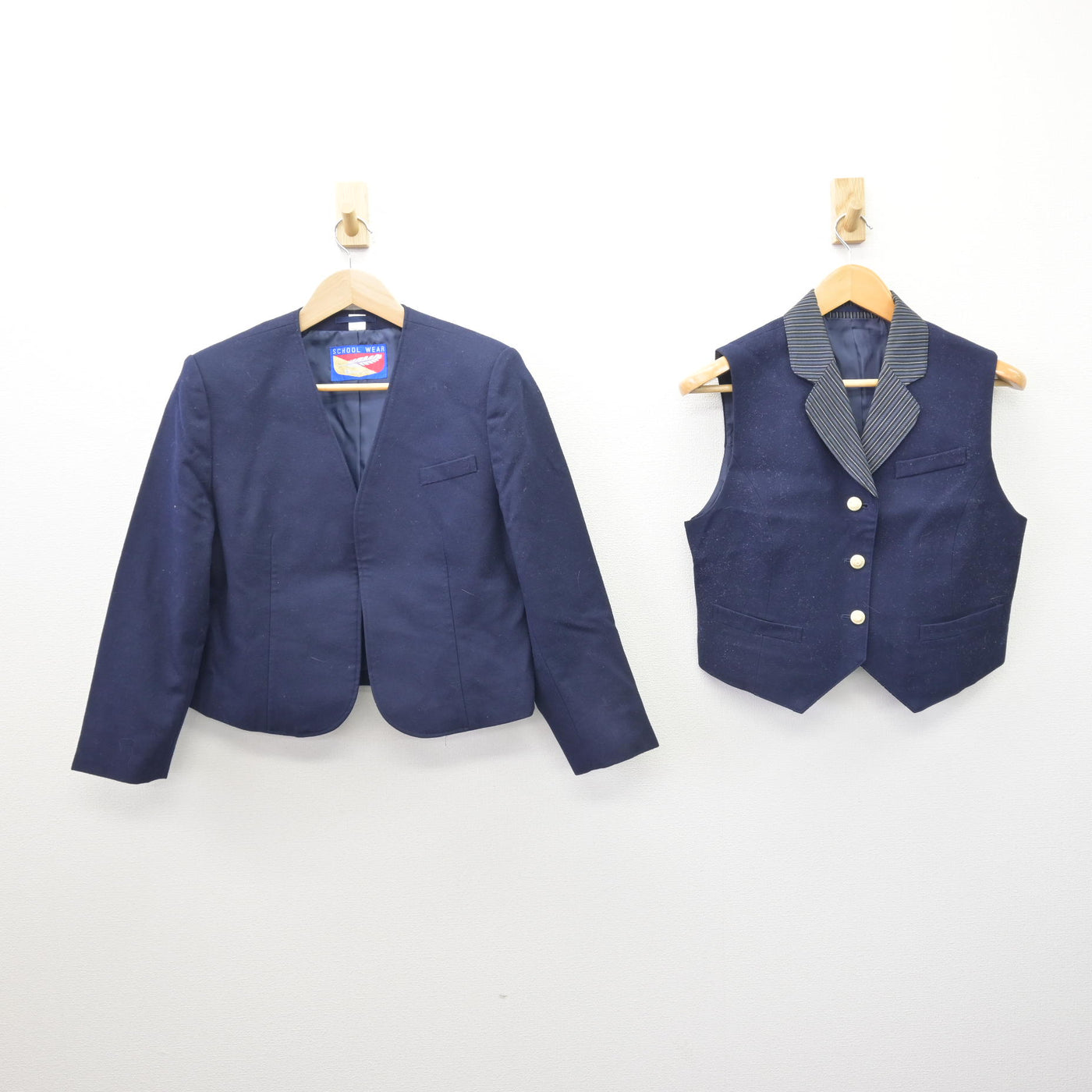 【中古】茨城県 愛国学園大学附属龍ヶ崎高等学校/旧制服 女子制服 3点 (ブレザー・ベスト・スカート) sf120549