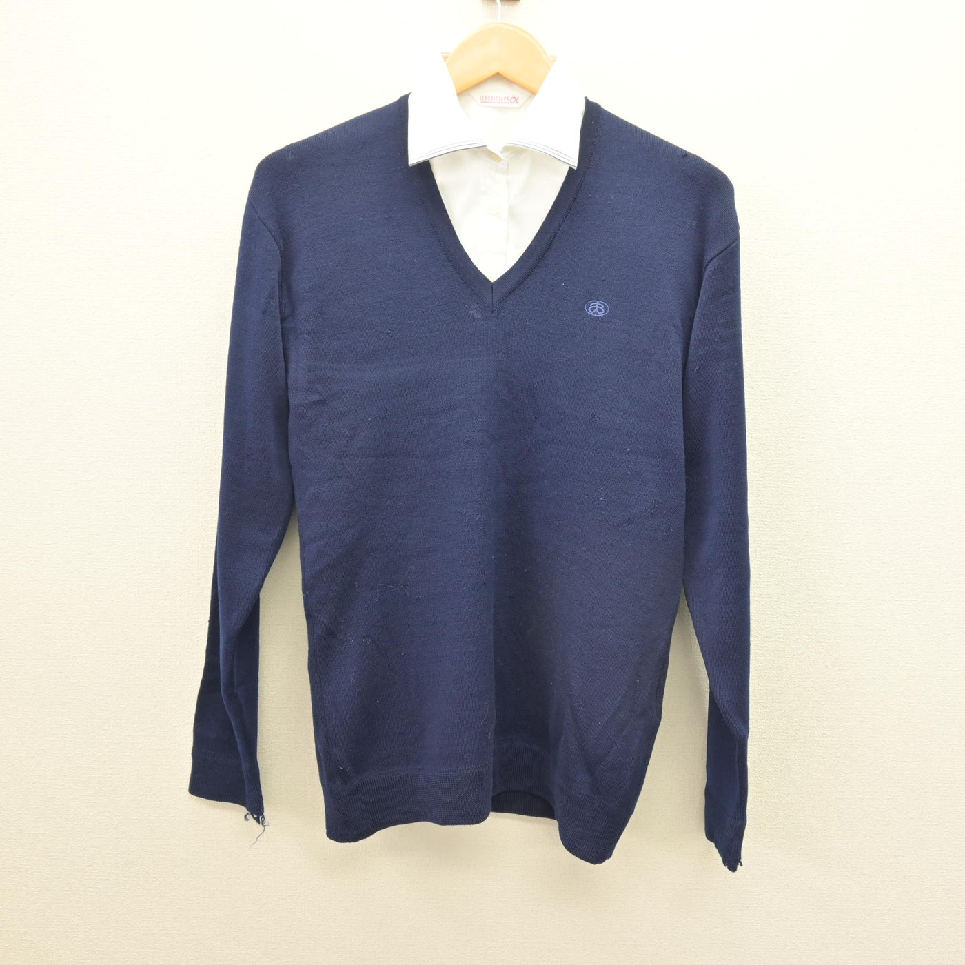 【中古】福岡県 八幡中央高等学校 女子制服 2点 (ニット・シャツ) sf120572