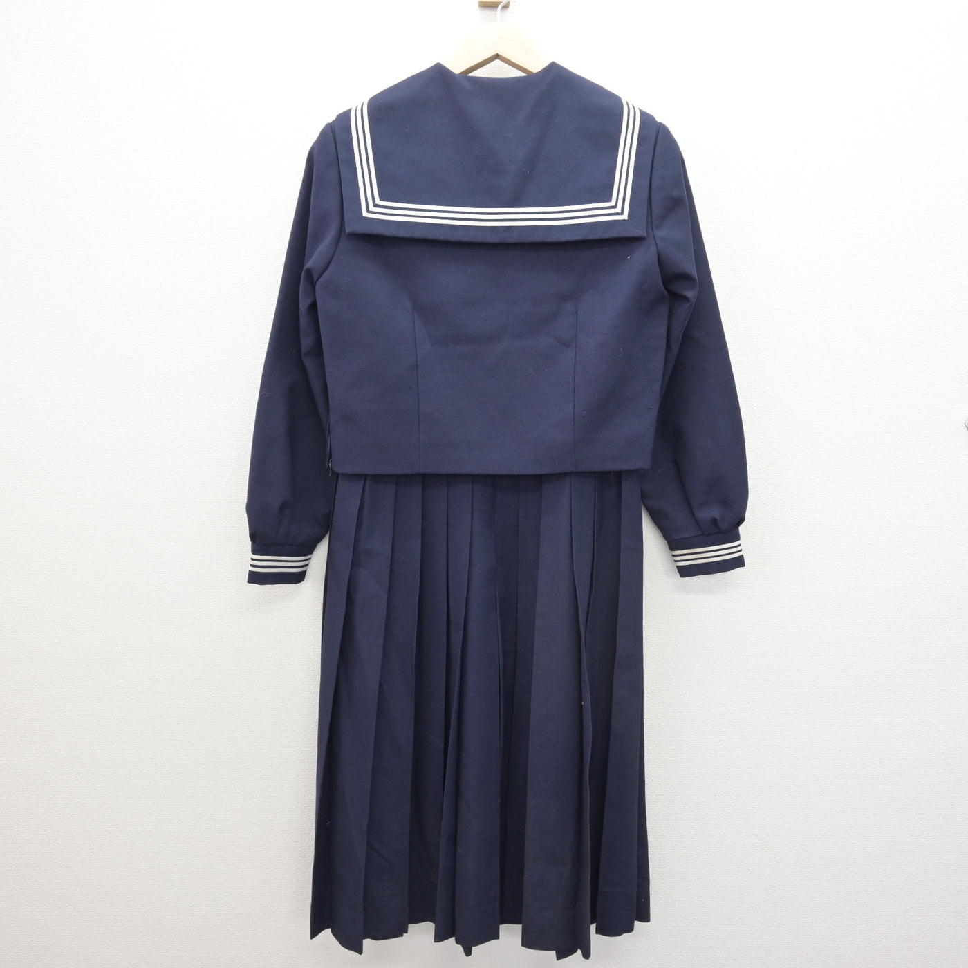 【中古】栃木県 佐野市立南中学校 女子制服 2点 (セーラー服・ジャンパースカート) sf120581