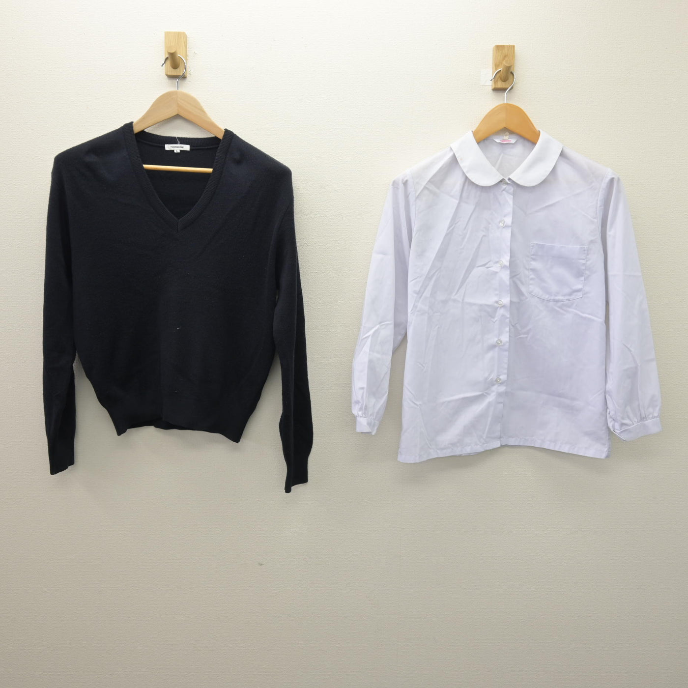 【中古】東京都 足立区立第十四中学校 女子制服 2点 (ニット・シャツ) sf120600