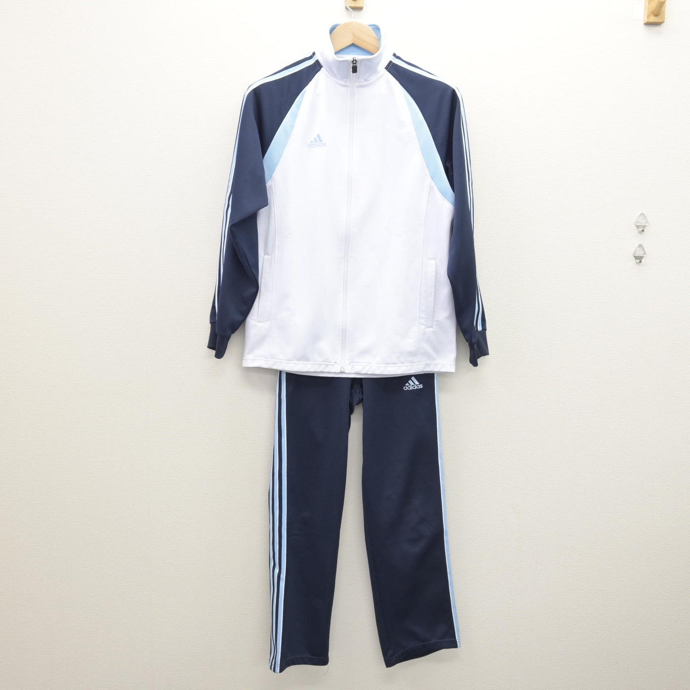 【中古】東京都 武蔵野大学高等学校 女子制服 2点 (ジャージ 上・ジャージ 下) sf120614