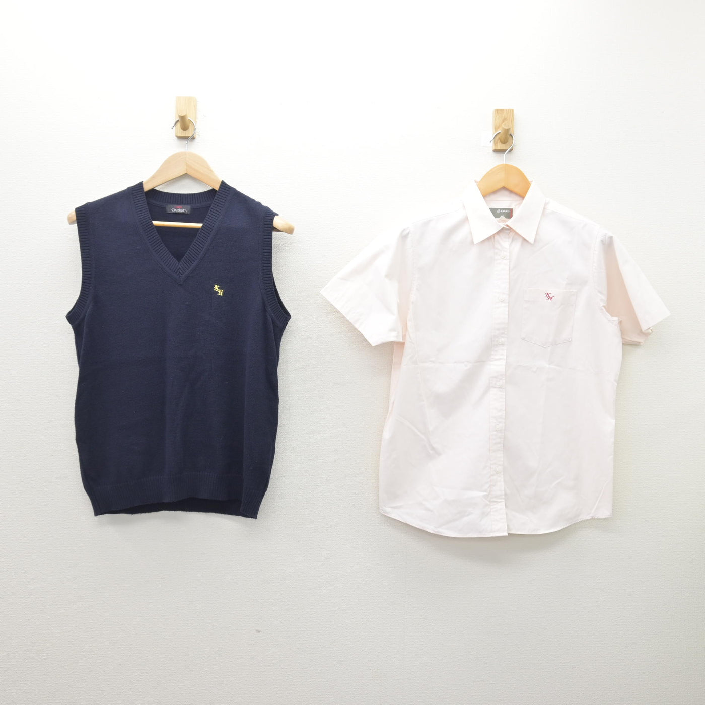【中古】千葉県 柏の葉高等学校 女子制服 2点 (ニットベスト・シャツ) sf120625