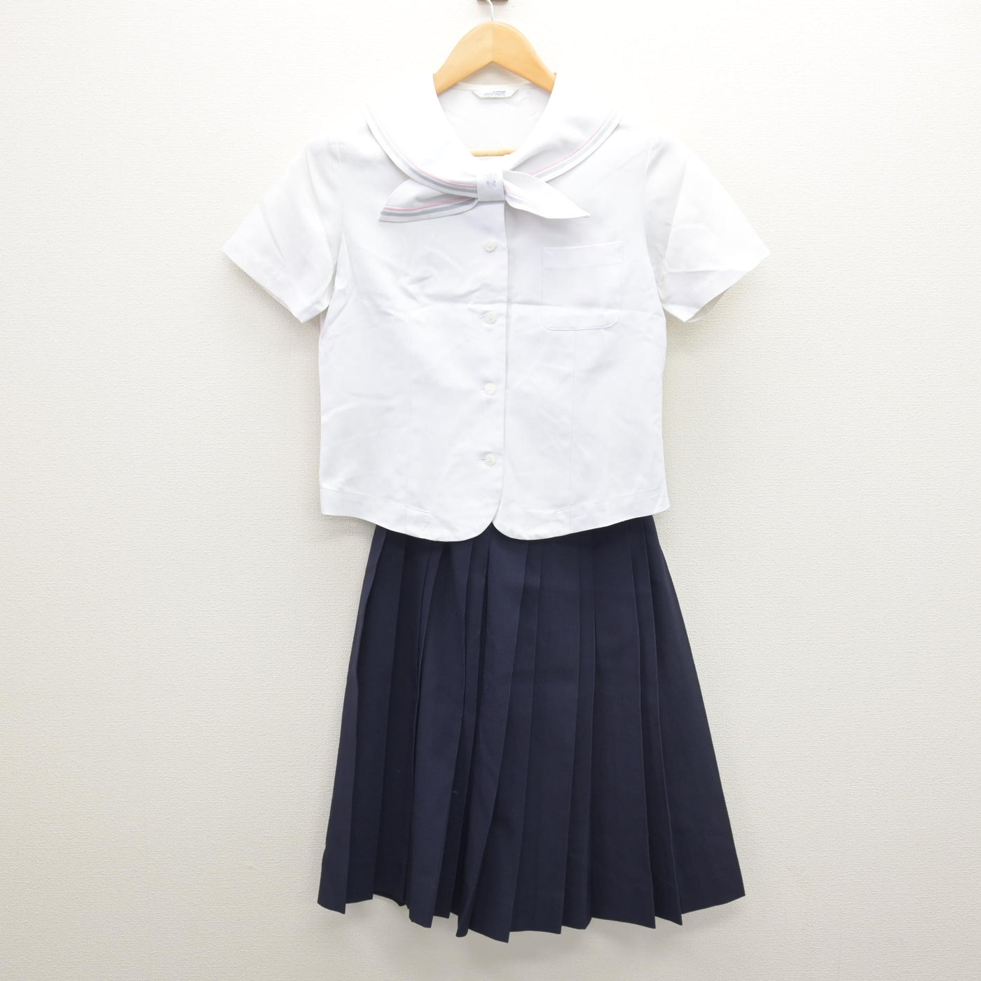 【中古】京都府 京都聖母学院中学校 女子制服 2点 (セーラー服・スカート) sf120630