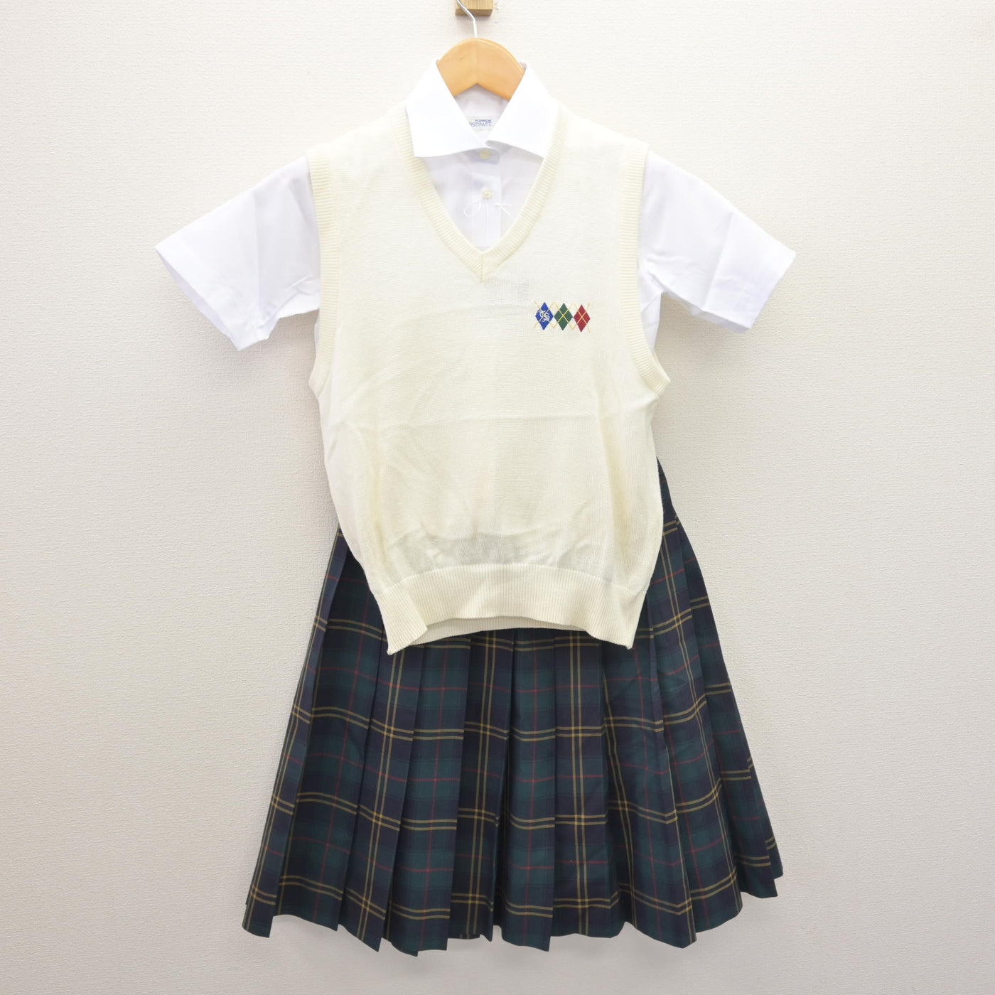 【中古】茨城県 つくば秀英高等学校 女子制服 3点 (ニットベスト・シャツ・スカート) sf120639