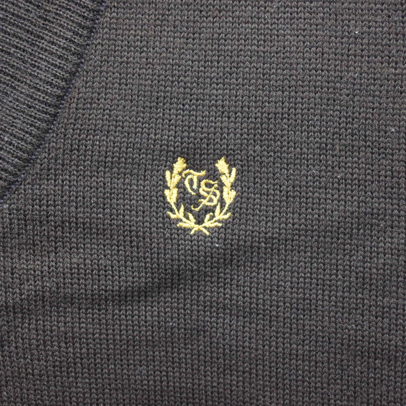 【中古】茨城県 つくば秀英高等学校 女子制服 3点 (ニットベスト・シャツ・スカート) sf120640