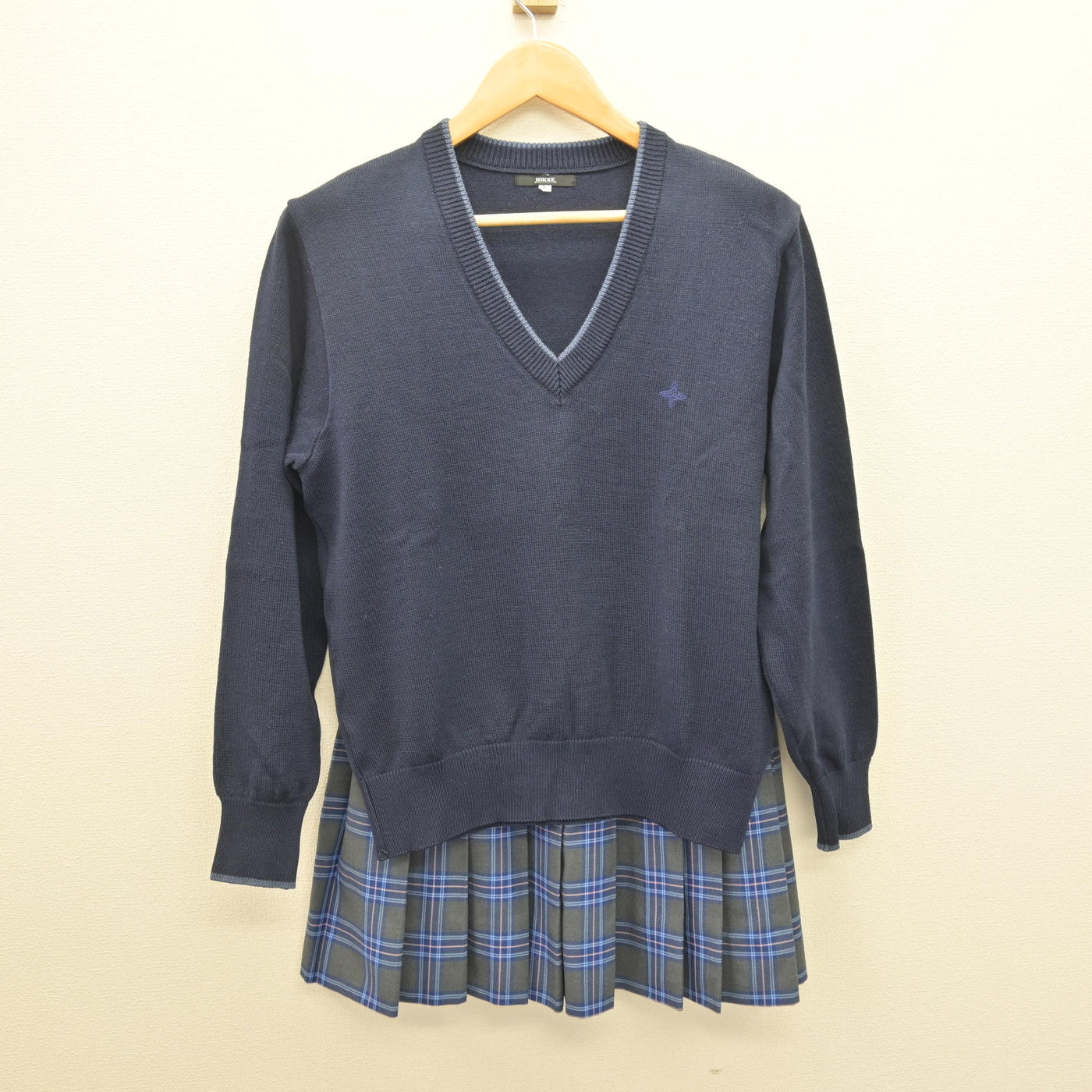 【中古】神奈川県 日本大学高等学校 女子制服 2点 (ニット・スカート) sf120653