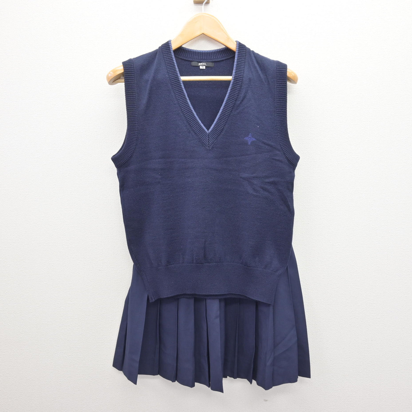 【中古】神奈川県 日本大学高等学校 女子制服 2点 (ニットベスト・スカート) sf120654