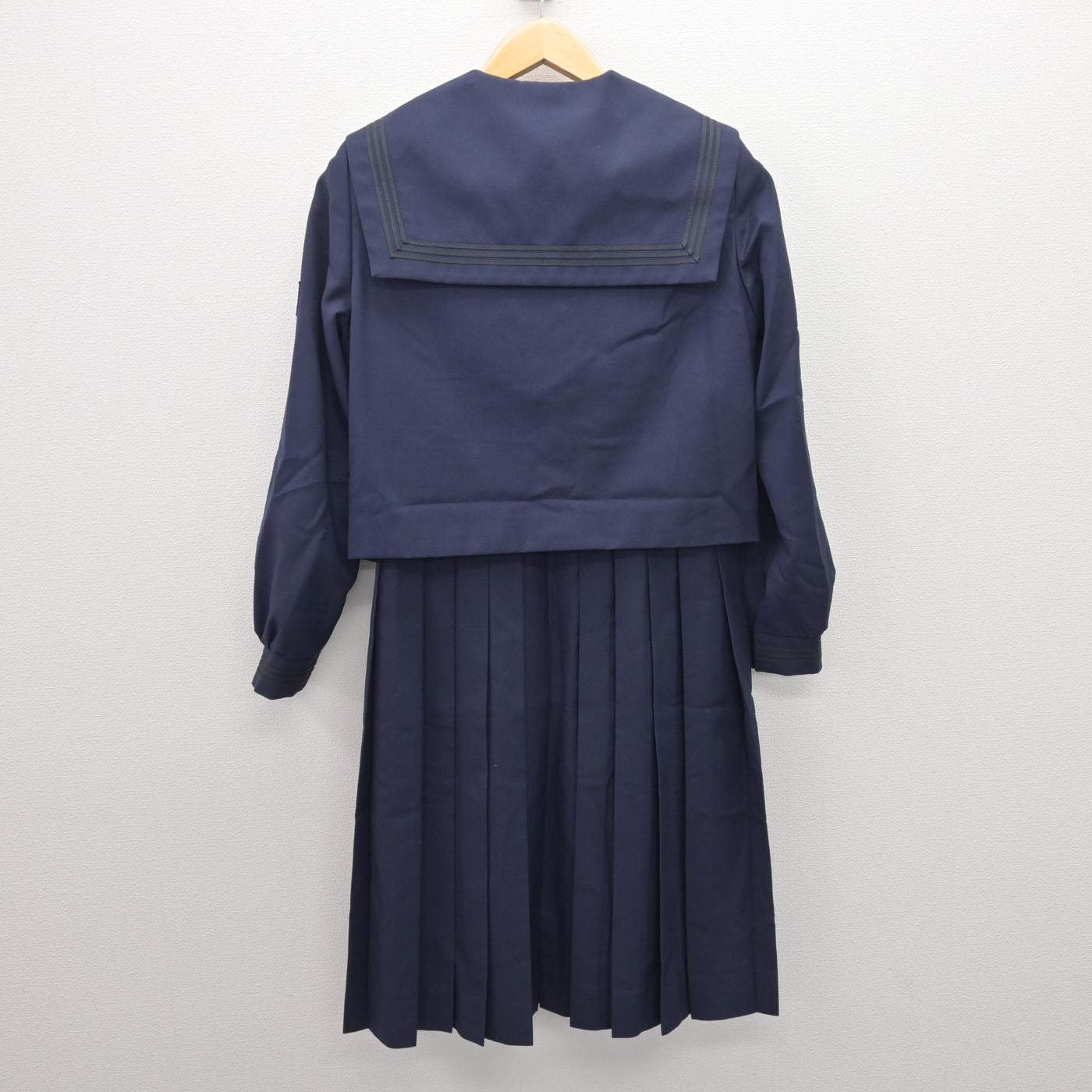 【中古】北海道 藤女子中学校 女子制服 4点 (セーラー服・ジャンパースカート) sf120659