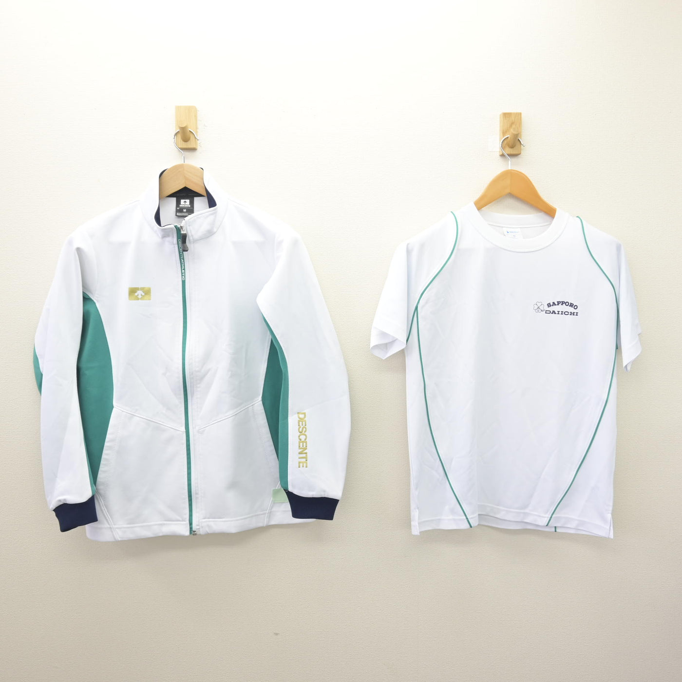 【中古】北海道 札幌第一高等学校 女子制服 2点 (ジャージ 上・体操服 上) sf120684