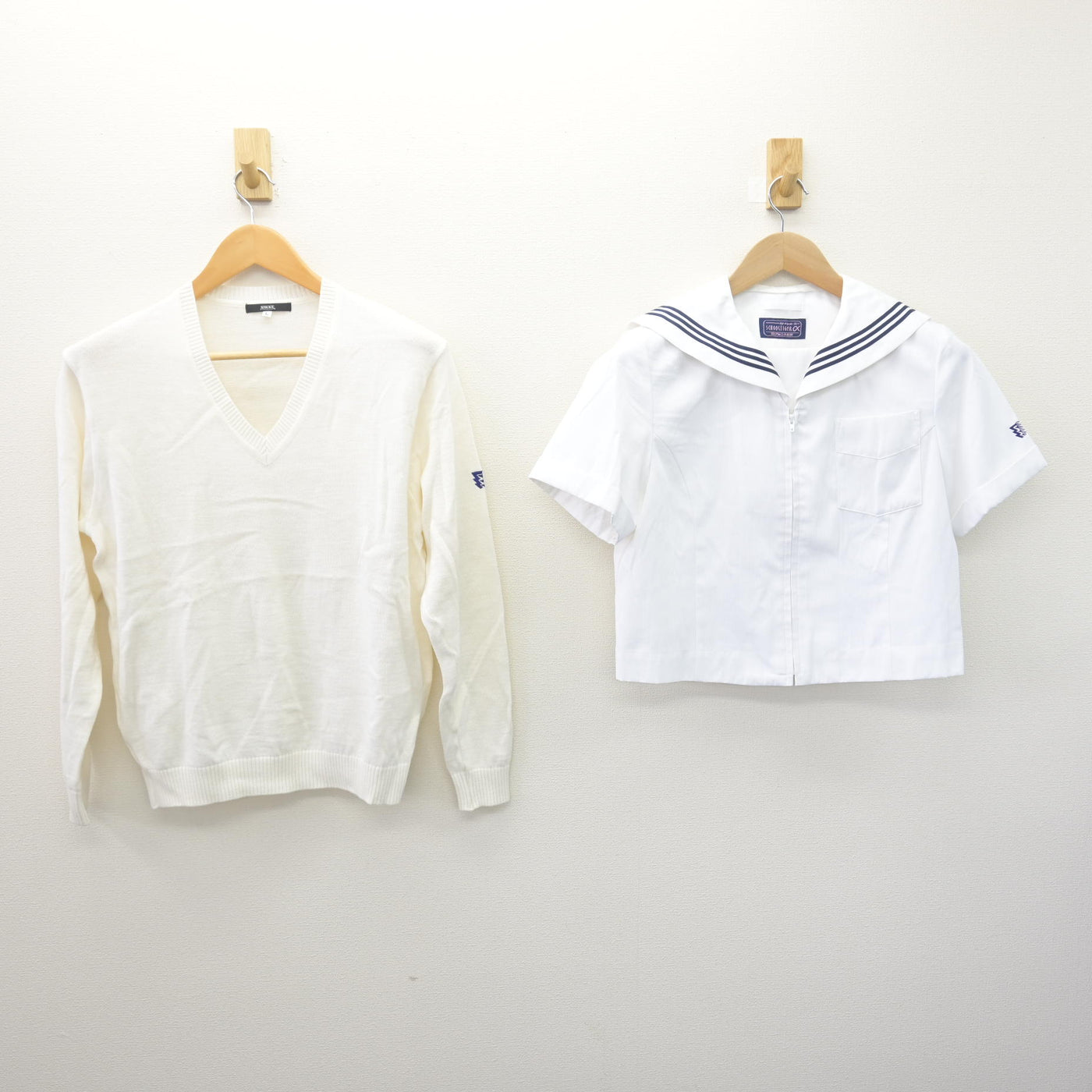 【中古】北海道 藤女子中学校 女子制服 3点 (ニット・セーラー服) sf120690