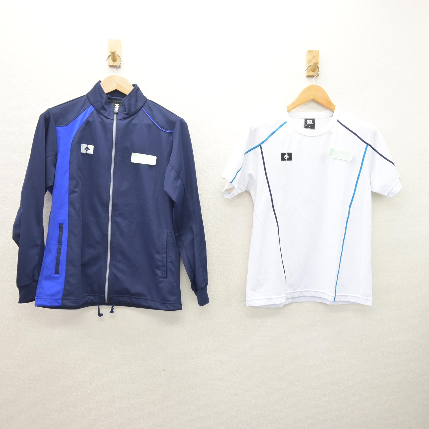 【中古】北海道 藤女子中学校・高等学校 女子制服 3点 (ジャージ 上・体操服 上・ジャージ 下) sf120697