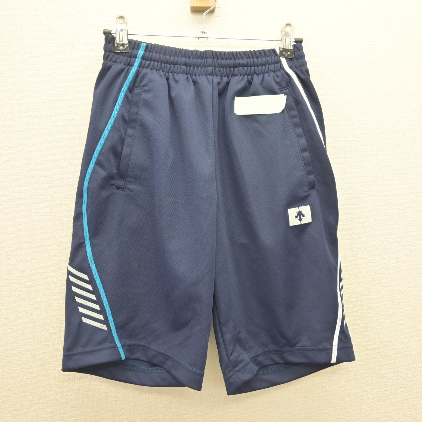 【中古】北海道 藤女子中学校・高等学校 女子制服 2点 (体操服 上・体操服 下) sf120698