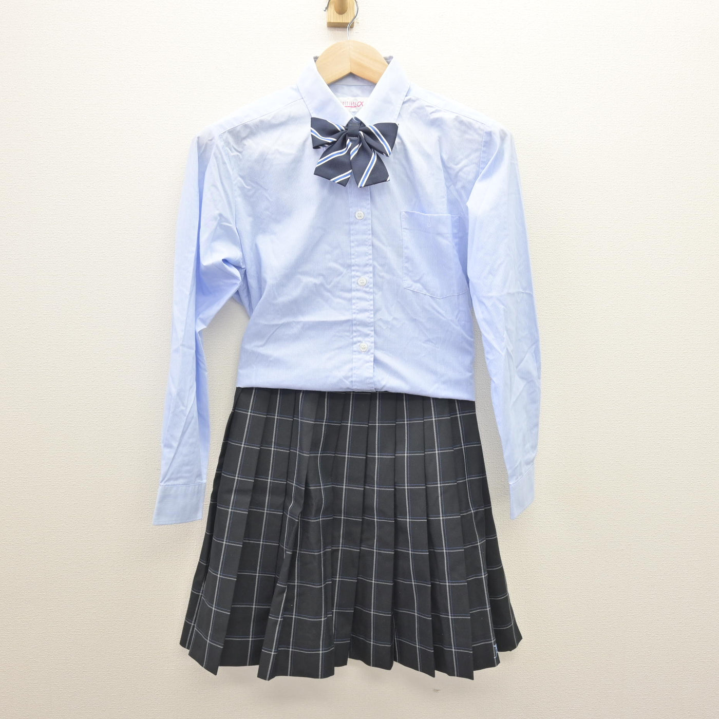 【中古】東京都 足立高等学校 女子制服 4点 (ブレザー・シャツ・スカート) sf120752