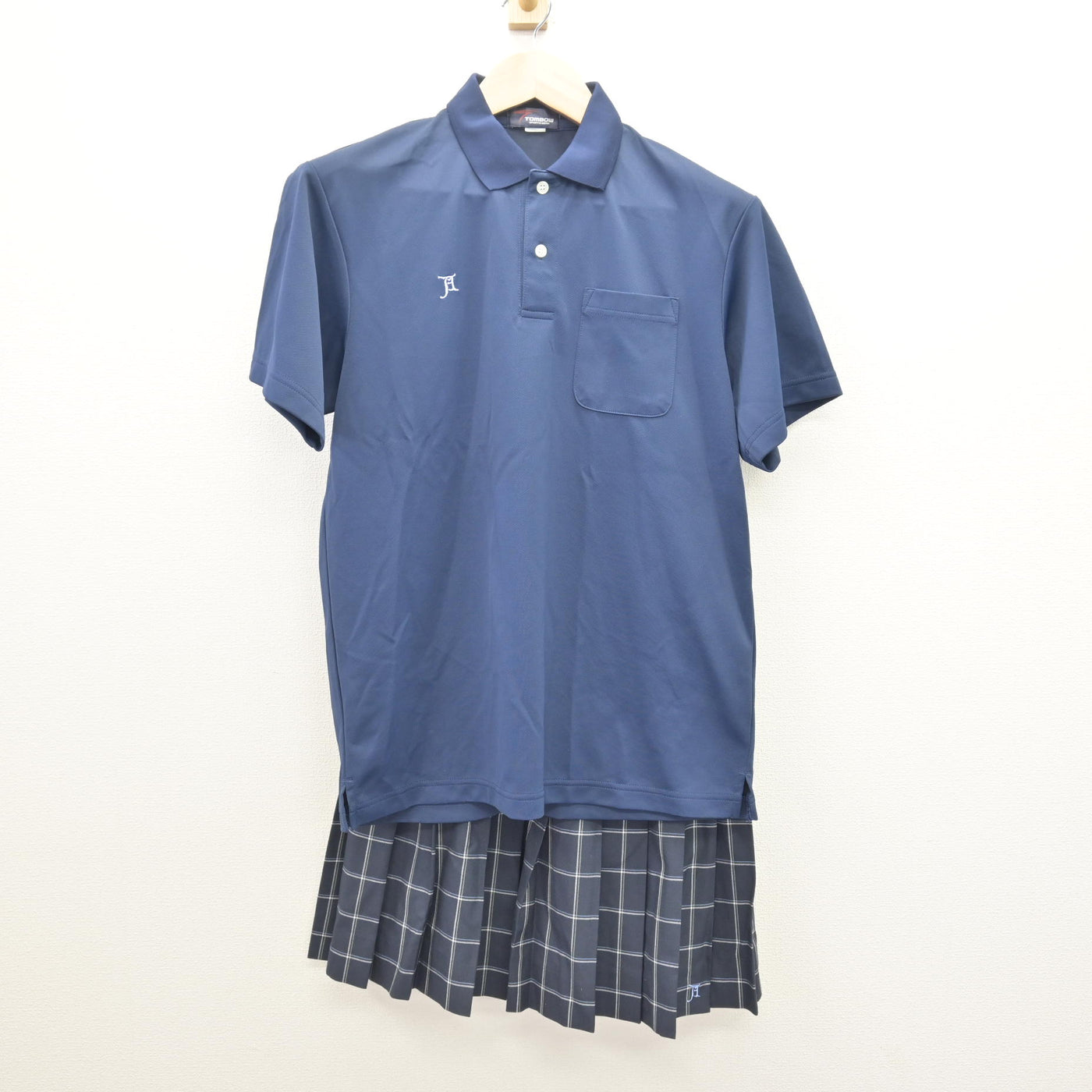 【中古】東京都 足立高等学校 女子制服 2点 (シャツ・スカート) sf120753