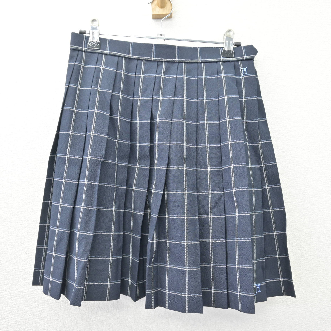 【中古】東京都 足立高等学校 女子制服 2点 (シャツ・スカート) sf120753