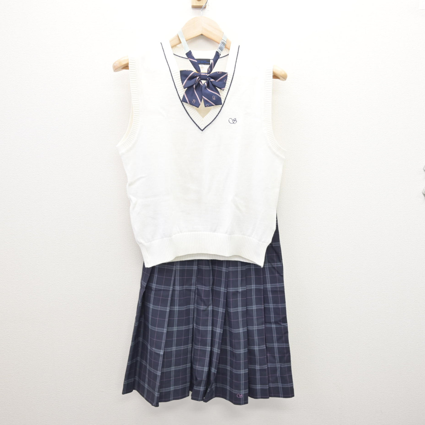 【中古】東京都 墨田川高等学校 女子制服 3点 (ニットベスト・スカート) sf120761