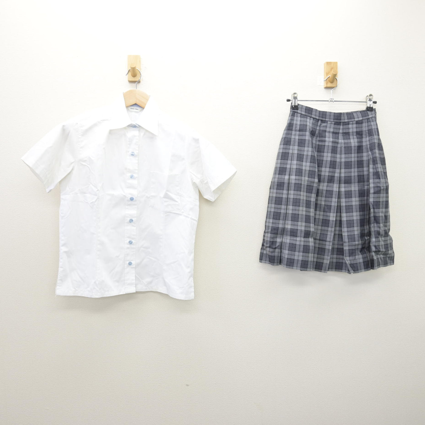 【中古】東京都 順天中学校 女子制服 2点 (シャツ・スカート) sf120771