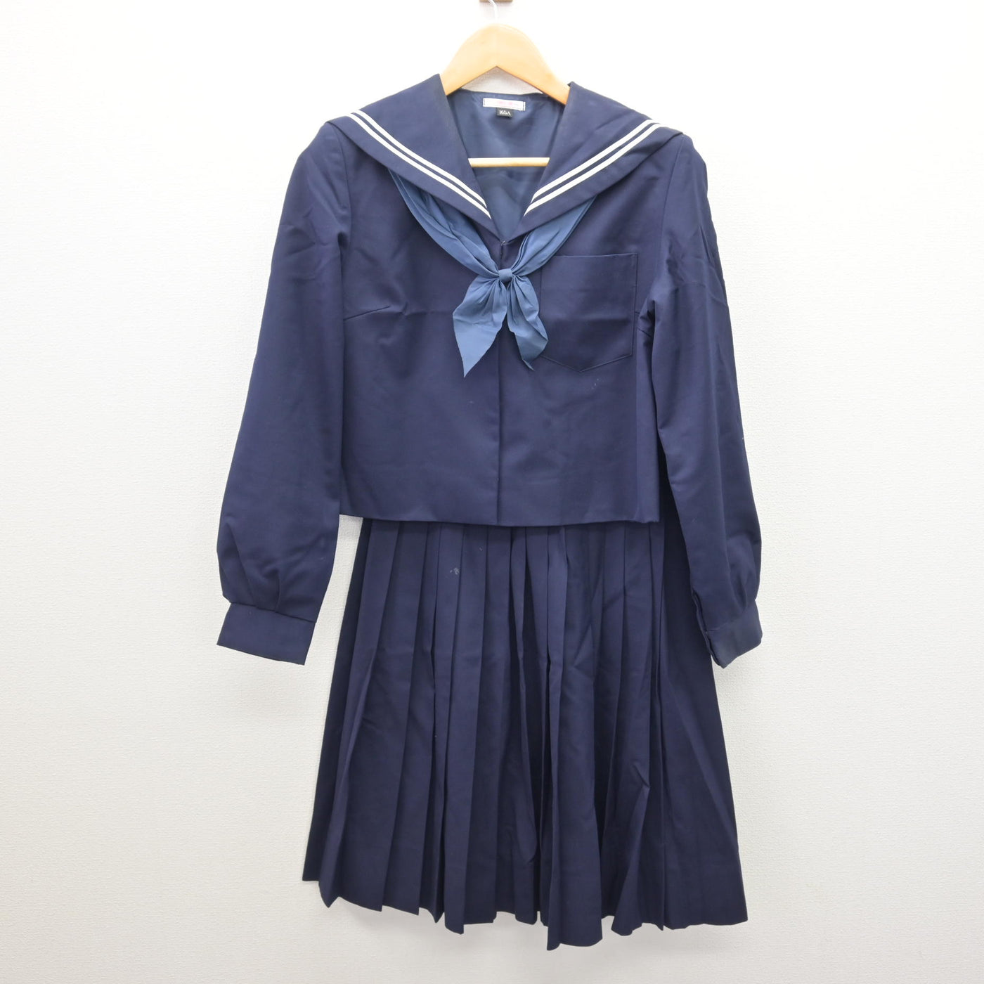 【中古】和歌山県 貴志中学校 女子制服 3点 (セーラー服・スカート) sf120872