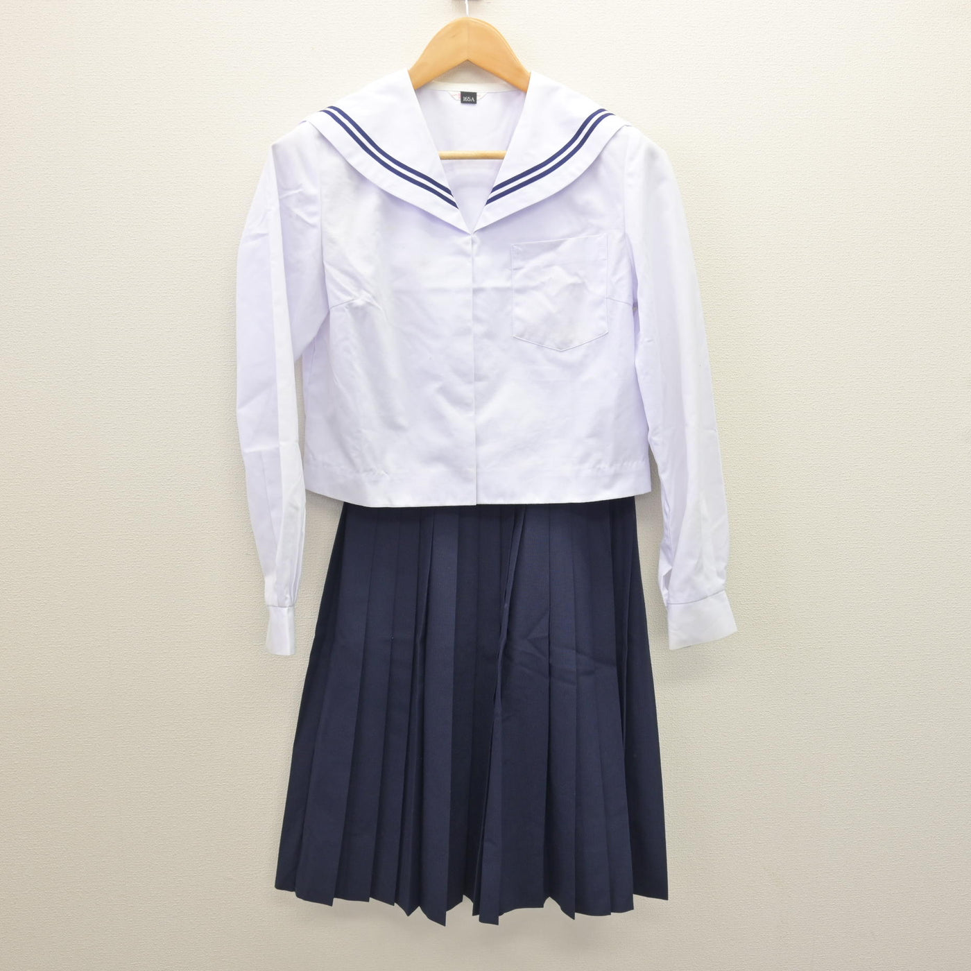 【中古】和歌山県 貴志中学校 女子制服 2点 (セーラー服・スカート) sf120873