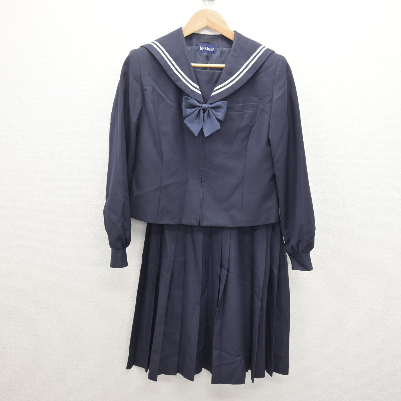 【中古】北海道 旭川北高等学校 女子制服 3点 (セーラー服・スカート) sf120886