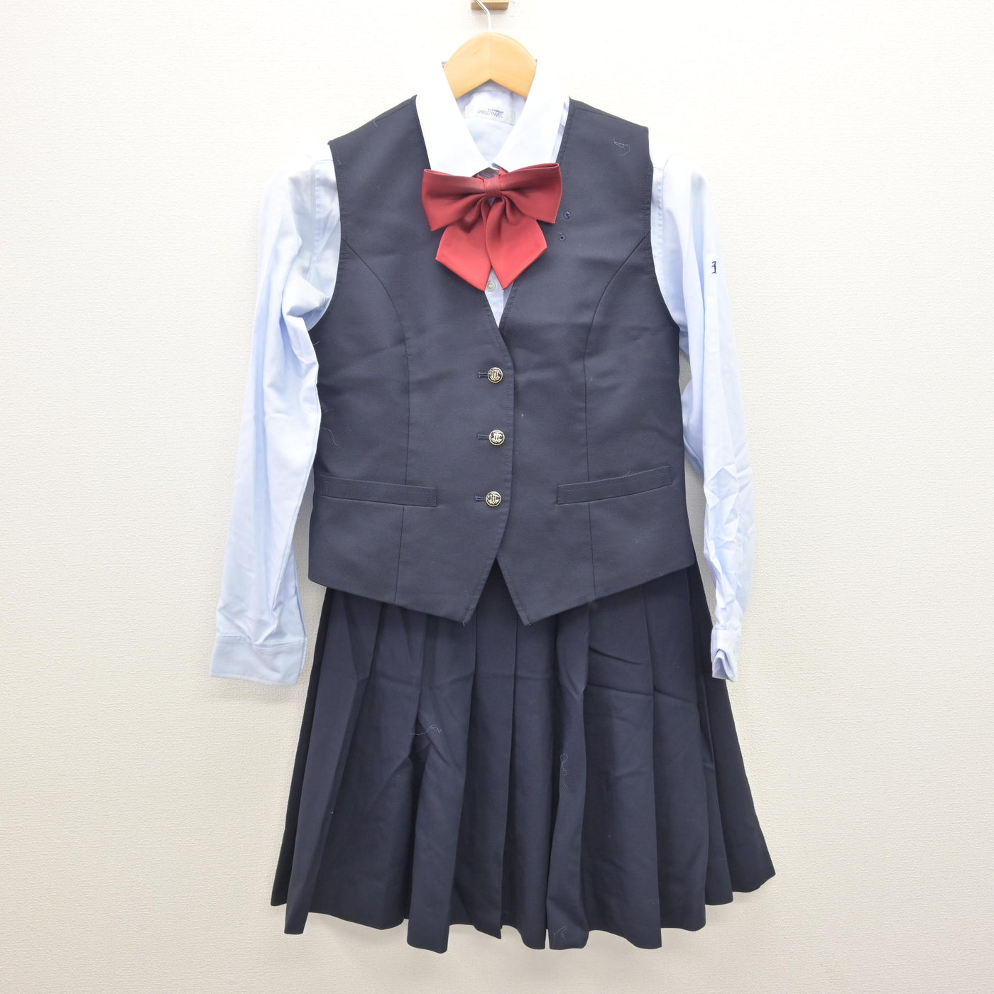 【中古】埼玉県 浦和実業学園高等学校 女子制服 6点 (ブレザー・ベスト・シャツ・スカート) sf120890