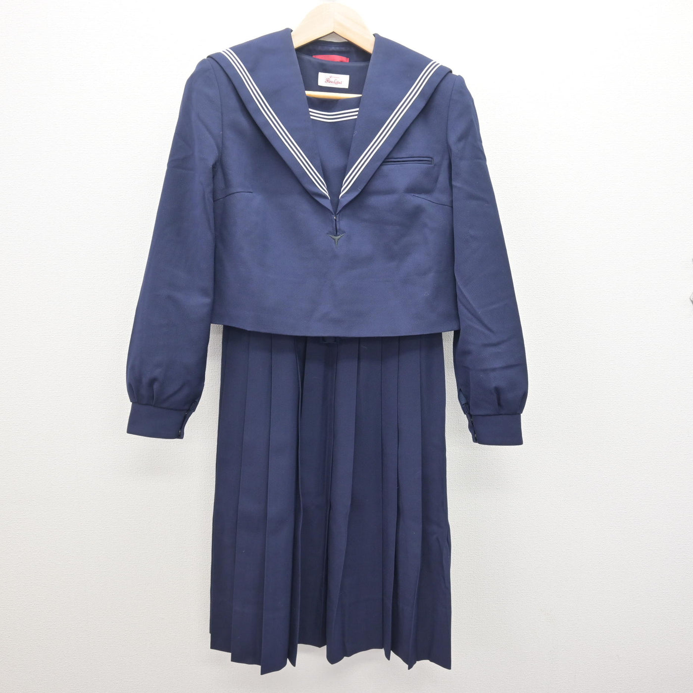 【中古】福岡県 横手中学校 女子制服 2点 (セーラー服・ジャンパースカート) sf120907