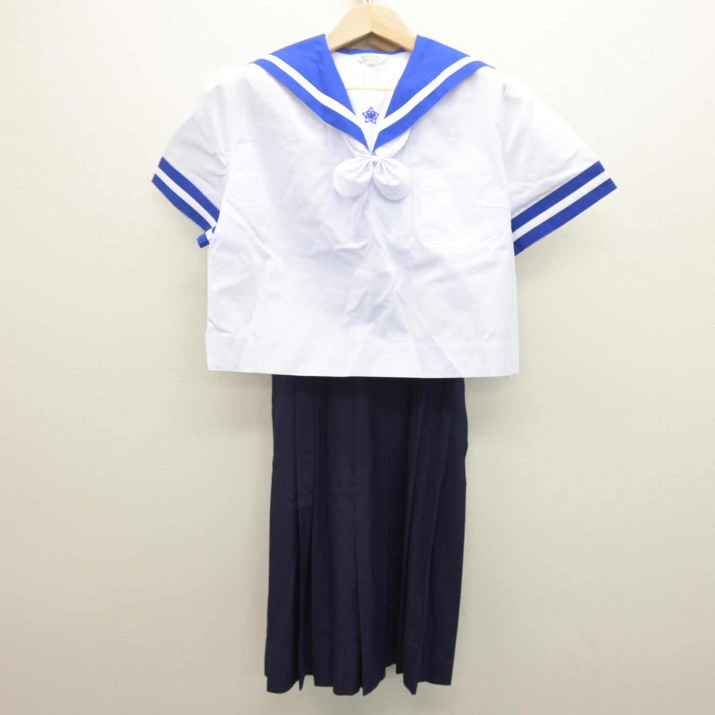 【中古】熊本県 佐敷中学校 女子制服 3点 (セーラー服・スカート) sf121016