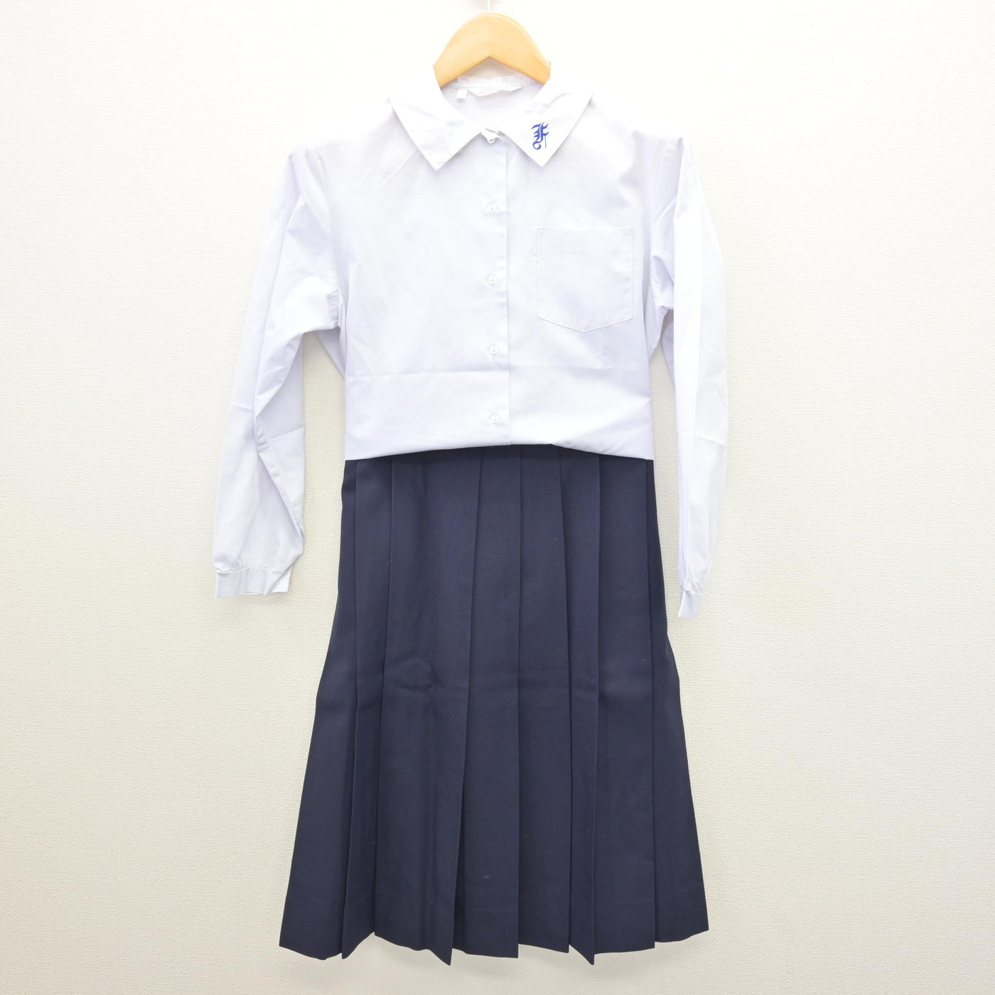 【中古】岩手県 岩手大学教育学部附属中学校 女子制服 3点 (ブレザー・シャツ・スカート) sf121086