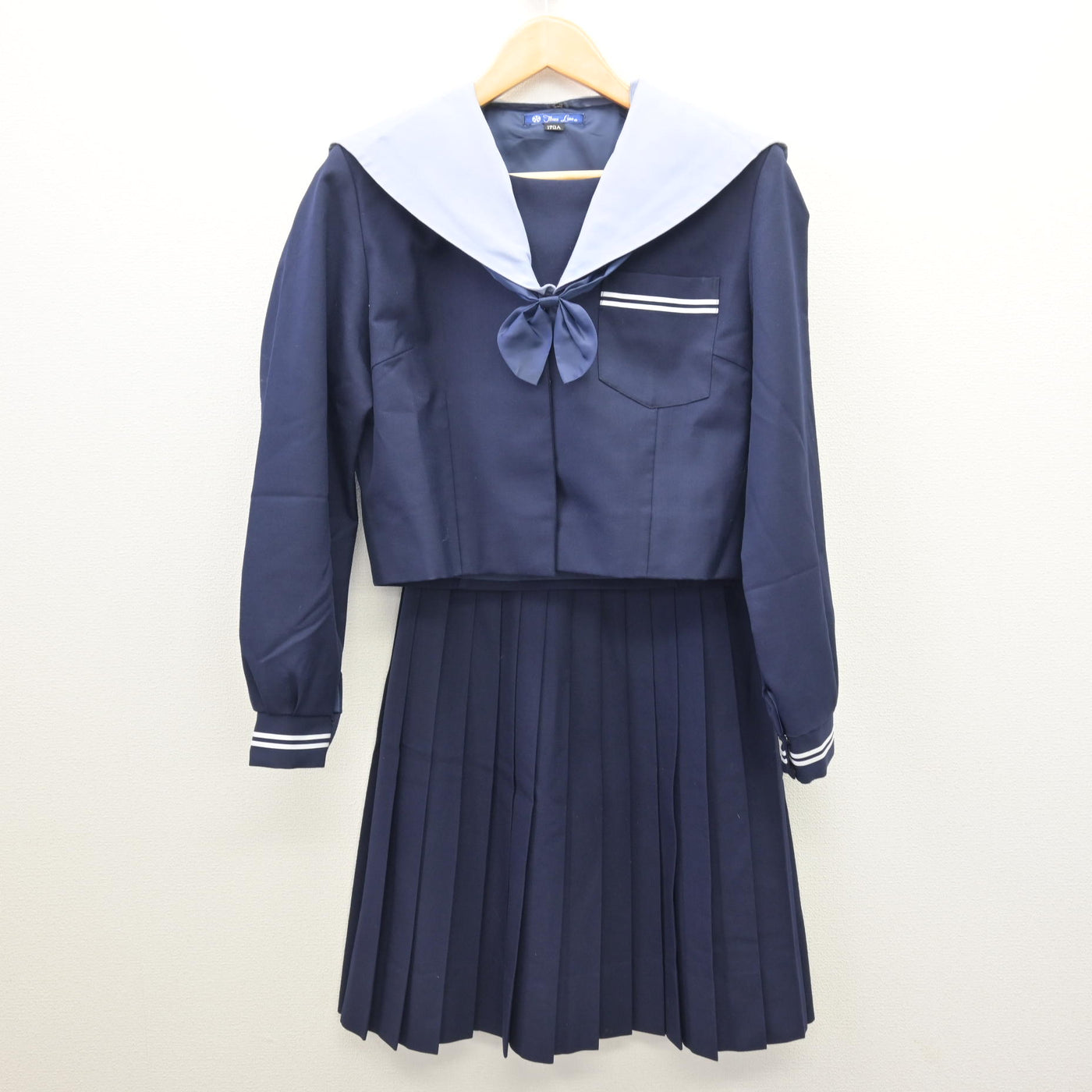 【中古】和歌山県 日高中学校 女子制服 3点 (セーラー服・スカート) sf121122