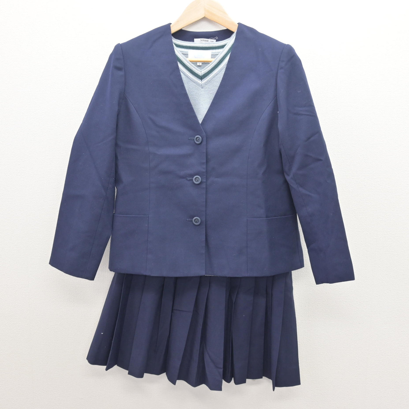 【中古】愛知県 昭和高等学校 女子制服 3点 (ブレザー・ニット・スカート) sf121158