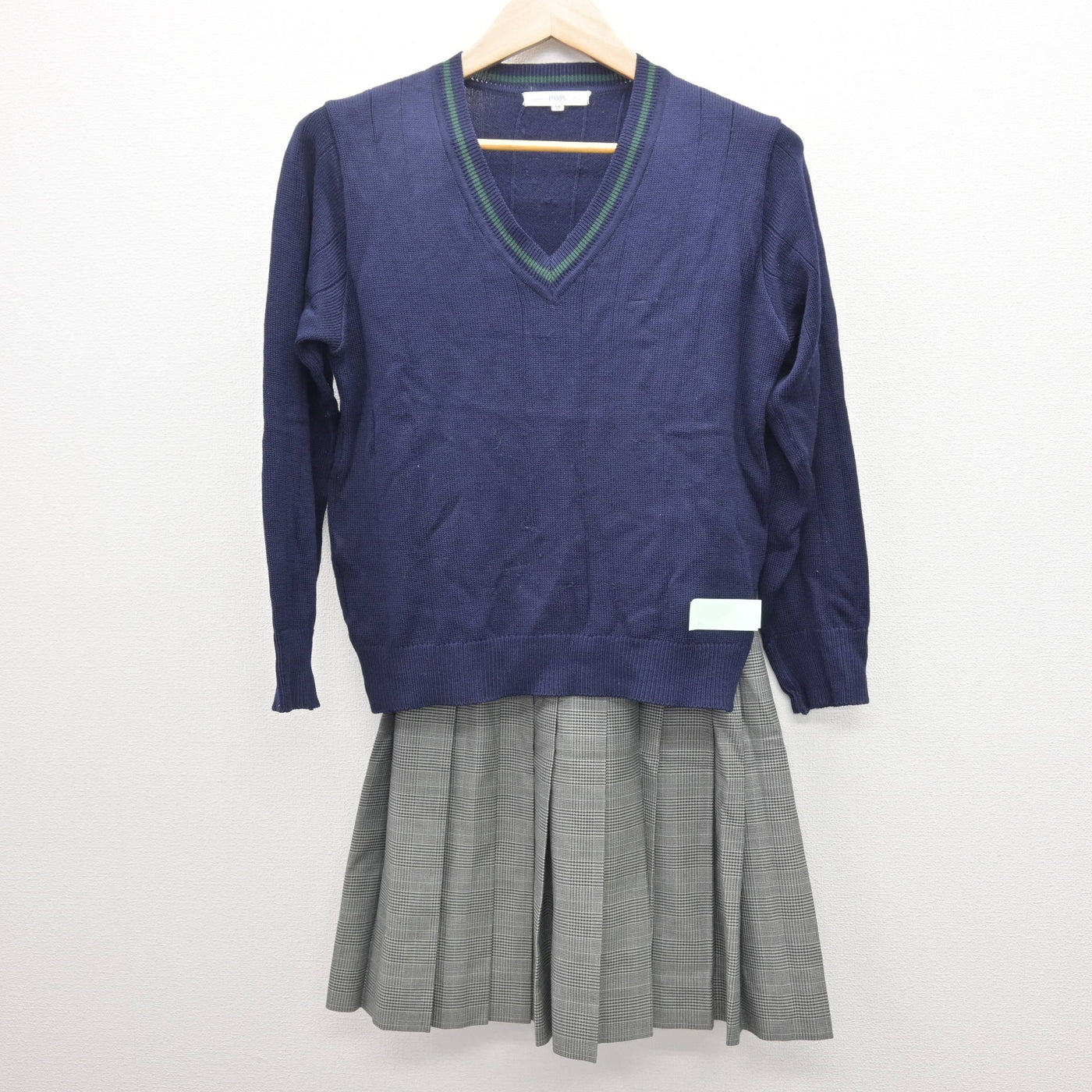 【中古】神奈川県 横浜創英高等学校 女子制服 4点 (ブレザー・ニット・スカート) sf121215