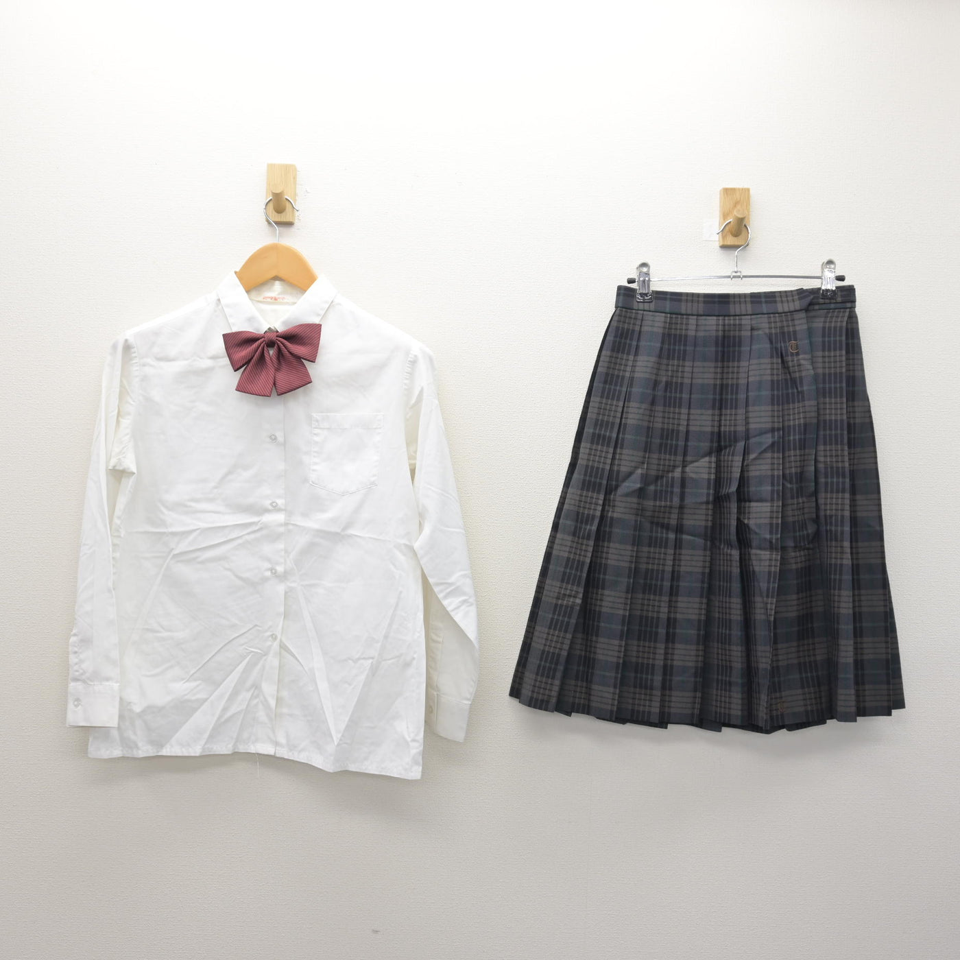 【中古】茨城県 土浦第三高等学校 女子制服 5点 (ブレザー・ニット・シャツ・スカート) sf121236