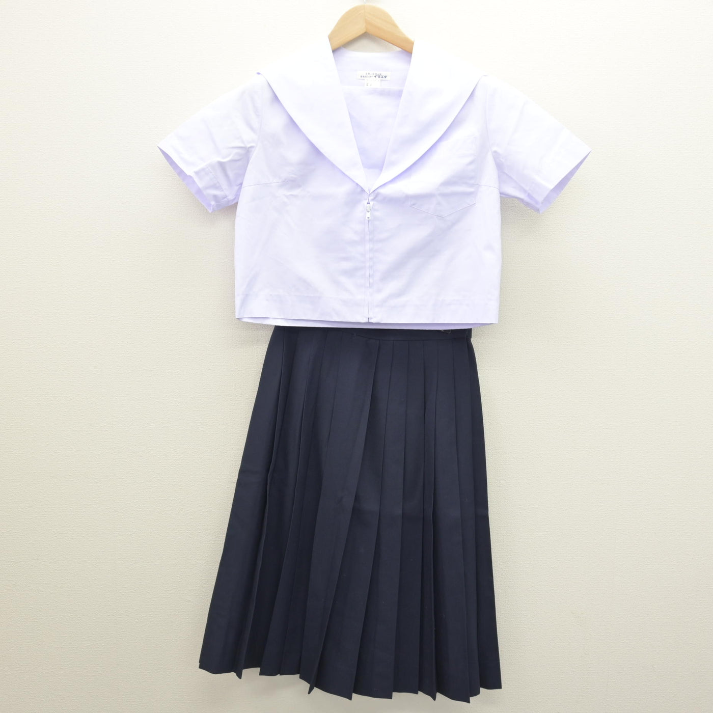【中古】愛知県 香流中学校 女子制服 3点 (セーラー服・スカート) sf121263