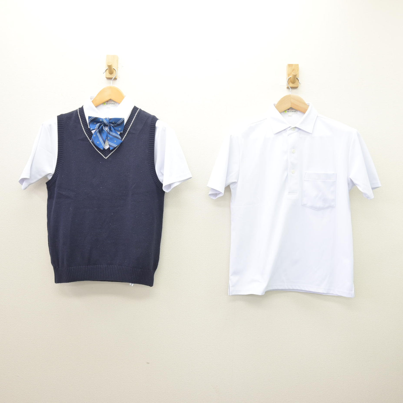 【中古】北海道 白糠高等学校 女子制服 4点 (ニットベスト・シャツ) sf121266