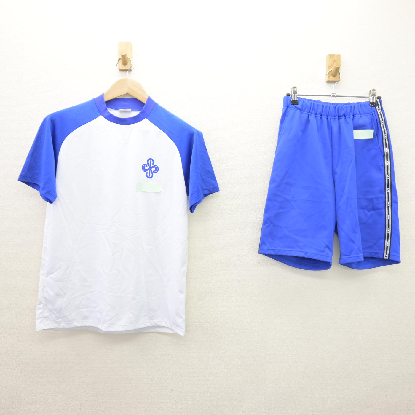 【中古】東京都 千寿桜堤中学校 女子制服 2点 (体操服 上・体操服 下) sf121352