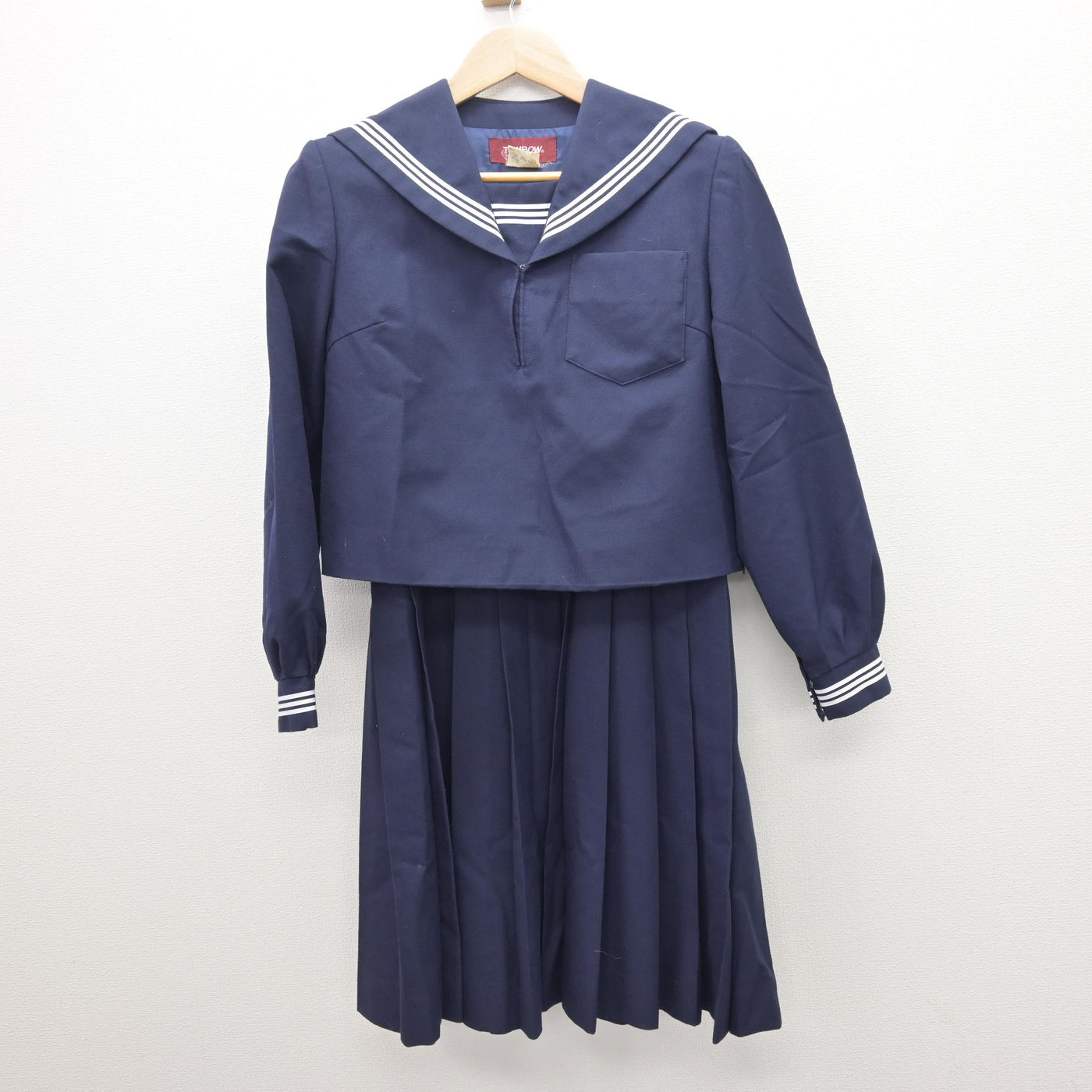 【中古】茨城県 緑岡中学校 女子制服 2点 (セーラー服・ジャンパースカート) sf121390