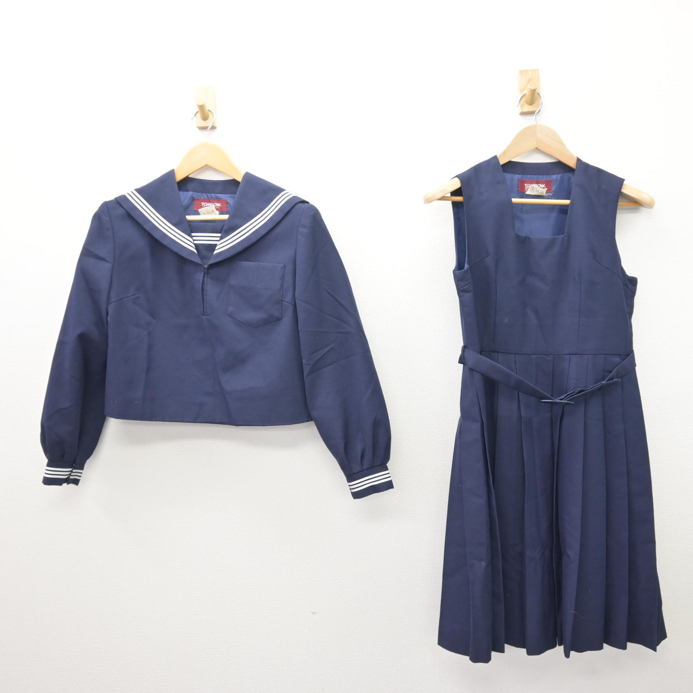 【中古】茨城県 緑岡中学校 女子制服 2点 (セーラー服・ジャンパースカート) sf121390