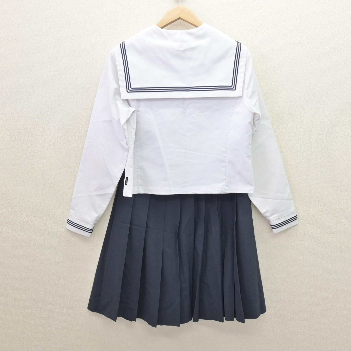 【中古】福井県 北陸高等学校 女子制服 2点 (セーラー服・スカート) sf121438
