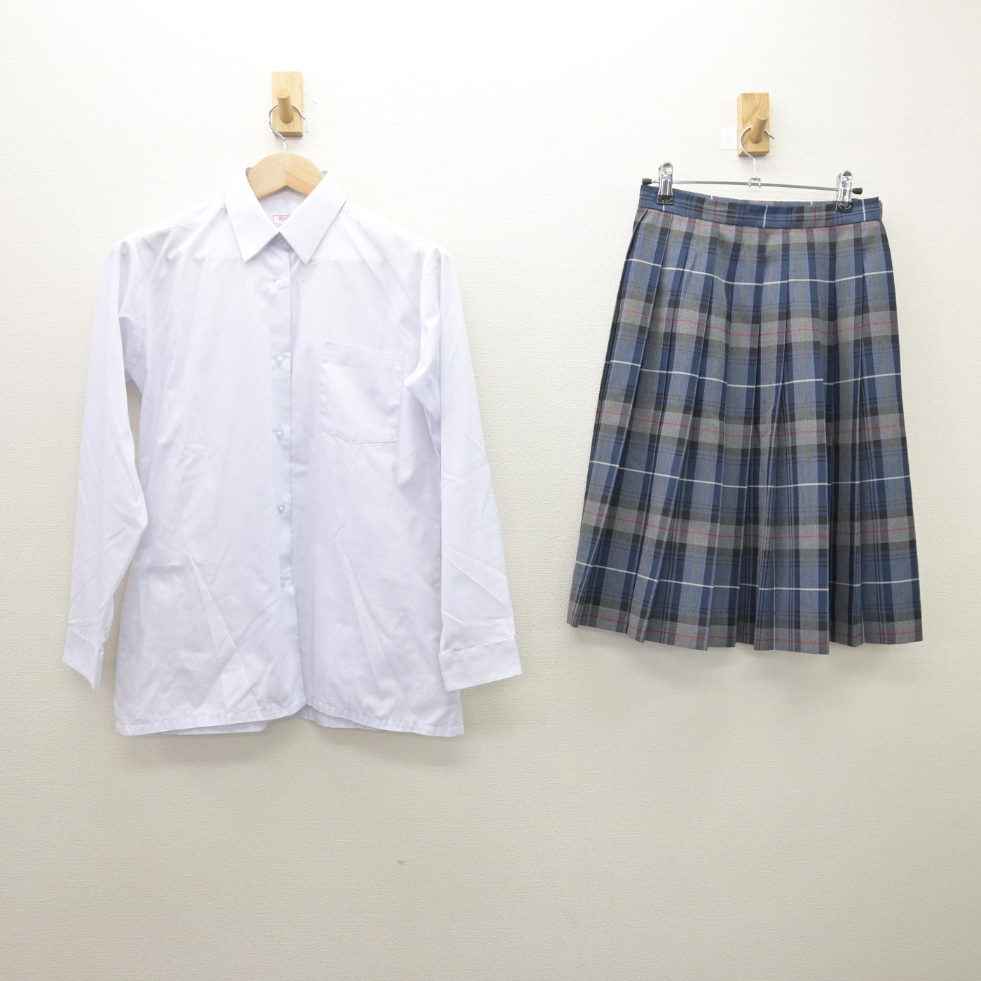 【中古】栃木県 真岡西中学校 女子制服 2点 (シャツ・スカート) sf121460