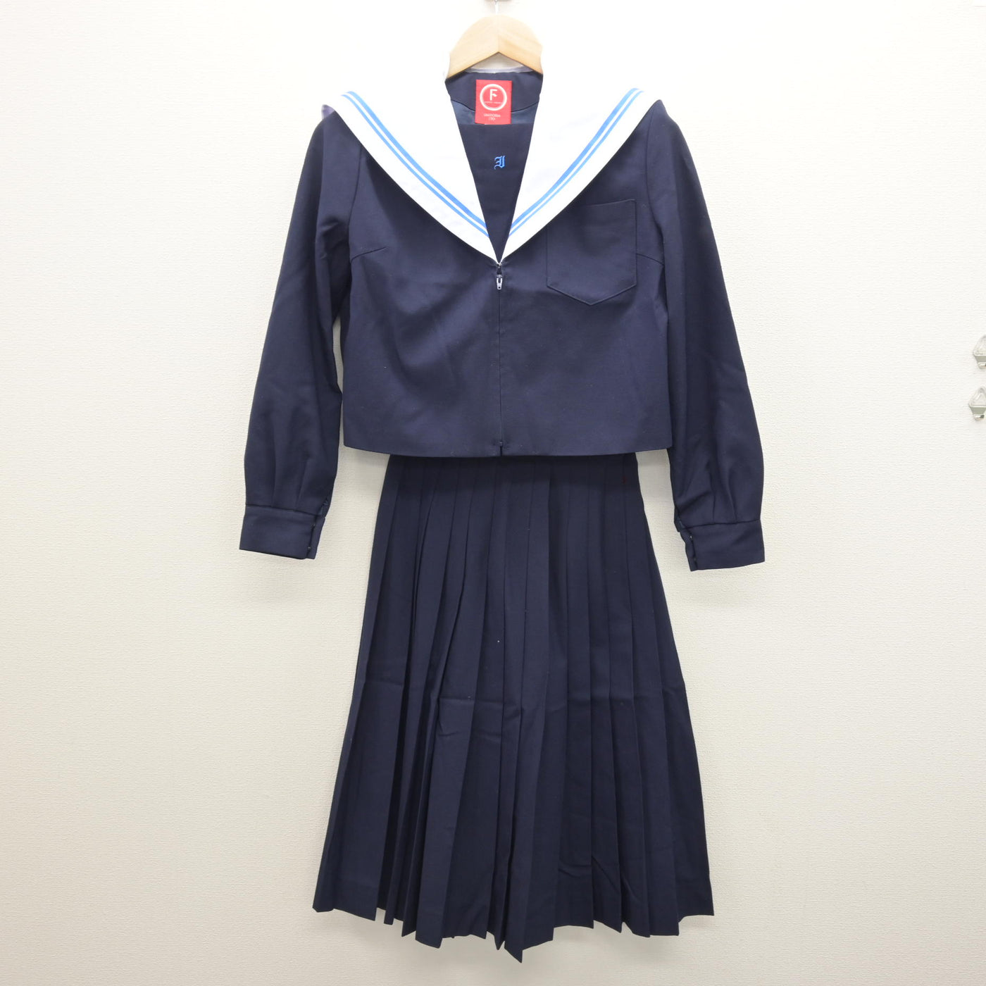 【中古】愛知県 岩成台中学校 女子制服 2点 (セーラー服・スカート) sf121468